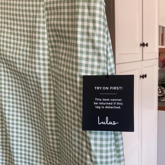 Cute Lulus gingham dress - Picture 2 of 4